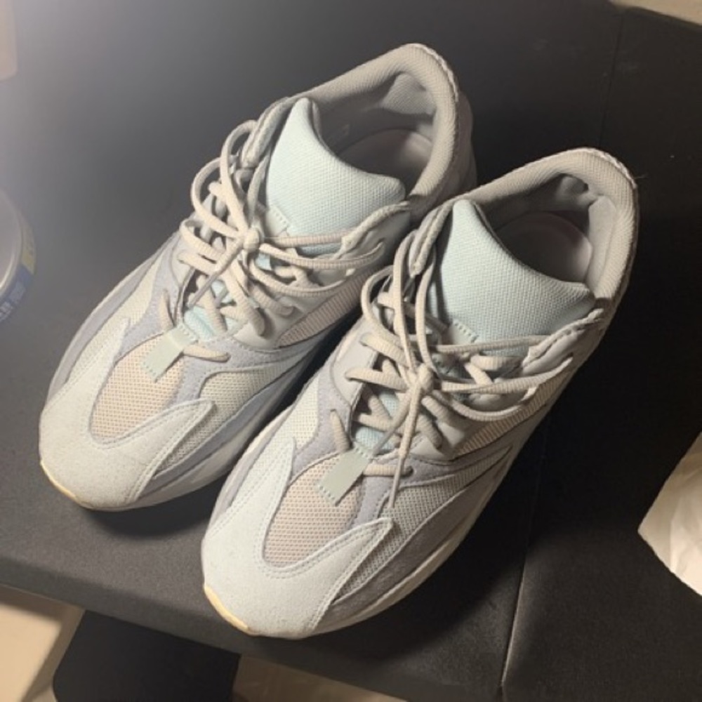 Yeezy Boost 700